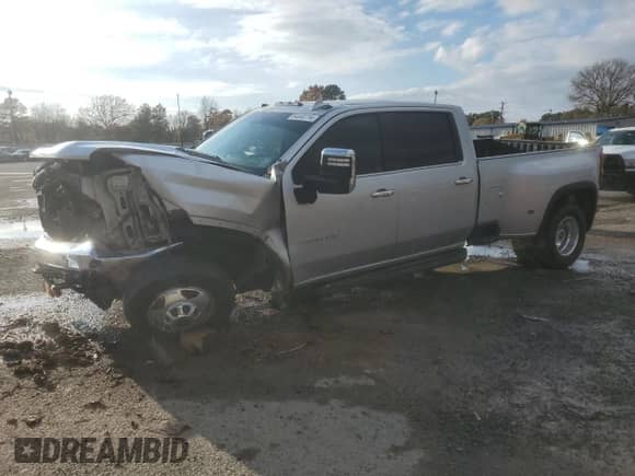 2022 Chevrolet Silverado 3500HD LTZ with VIN 1GC4YUEY1NF163633, listed as a Copart auction lot 84660714 with 121,857 mi miles and Salvage title. Bid and sale history available at DreamBid. Image 1.