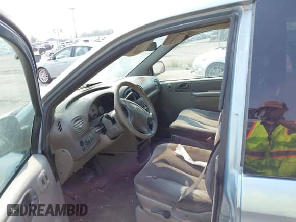 2003 Dodge Caravan SE с VIN 1D4GP24333B277117, выставлен на аукционе IAAI как лот 43155669 с пробегом 309 419 миль миль и . История ставок и продаж доступна на DreamBid. Изображение 5.