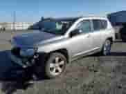2016 Jeep Compass High Altitude z VIN 1C4NJDEB8GD690958, wystawiony jako Copart lot #87091215 z przebiegiem 150 007 mil mil oraz Czysty tytuł • Clean title. Historia ofert i sprzedaży dostępna na DreamBid. Obrazek 1.