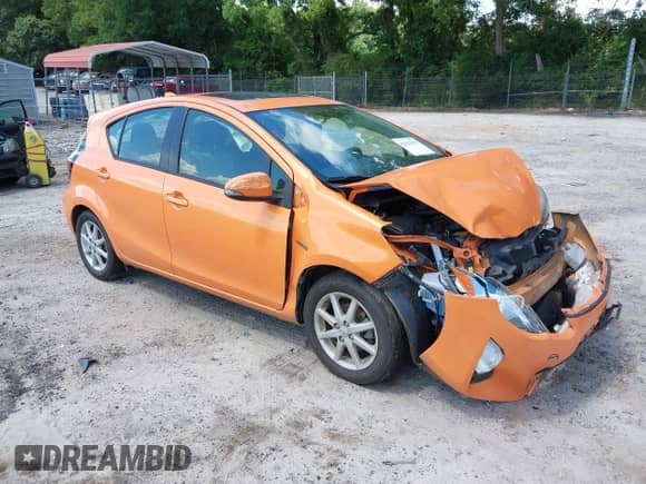 2015 Toyota Prius One z VIN JTDKDTB34F1090732, wystawiony jako IAAI lot #42515073 z przebiegiem 84 631 mil mil oraz . Historia ofert i sprzedaży dostępna na DreamBid. Obrazek 1.