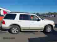 2005 Ford Explorer Eddie Bauer z VIN 1FMDU64K25UB72627, wystawiony jako IAAI lot #43268902 z przebiegiem 135 749 mil mil oraz . Historia ofert i sprzedaży dostępna na DreamBid. Obrazek 13.