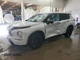 2023 Mitsubishi Outlander SE with VIN JA4J4UA85PZ050302, listed as a Copart auction lot 80018475 with 38,613 mi miles and Salvage title. Bid and sale history available at DreamBid. Image 1.