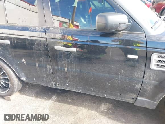 2007 Land Rover Range Rover Sport SC z VIN SALSH23427A983160, wystawiony jako IAAI lot #40561040 z przebiegiem Nie podano mil oraz . Historia ofert i sprzedaży dostępna na DreamBid. Obrazek 13.