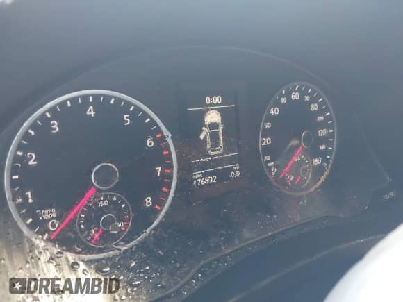 2010 Volkswagen Tiguan SE with VIN WVGBV7AX5AW003923, listed as a IAAI auction lot 43533077 with 176,932 mi miles and . Bid and sale history available at DreamBid. Image 7.