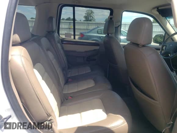 2002 Ford Explorer Eddie Bauer с VIN 1FMZU74W52UA69809, выставлен на аукционе Copart как лот 67541725 с пробегом 249 984 миль миль и Списание • Salvage title. История ставок и продаж доступна на DreamBid. Изображение 11.
