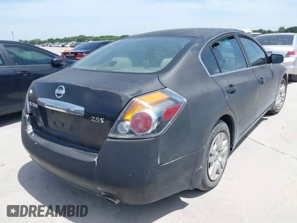 2015 Nissan Altima 2.5 с VIN 1N4AL3AP1FC164976, выставлен на аукционе IAAI как лот 42839210 с пробегом 168 074 миль миль и . История ставок и продаж доступна на DreamBid. Изображение 4.