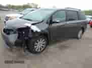 2014 Toyota Sienna XLE с VIN 5TDYK3DC0ES429307, выставлен на аукционе IAAI как лот 42353419 с пробегом 132 788 миль миль и . История ставок и продаж доступна на DreamBid. Изображение 2.