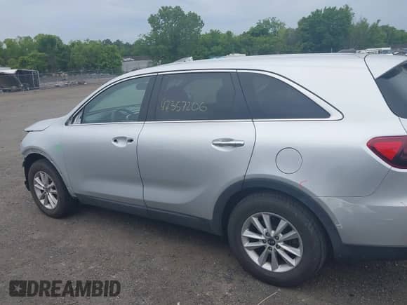 2020 Kia Sorento LX with VIN 5XYPG4A33LG680825, listed as a IAAI auction lot 42357206 with 88,359 mi miles and . Bid and sale history available at DreamBid. Image 14.