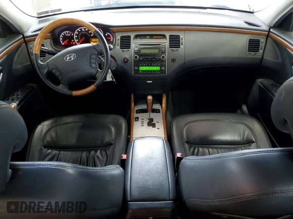 2006 Hyundai Azera SE с VIN KMHFC46F56A124574, выставлен на аукционе Copart как лот 81316615 с пробегом 175 264 миль миль и Списание • Salvage title. История ставок и продаж доступна на DreamBid. Изображение 8.