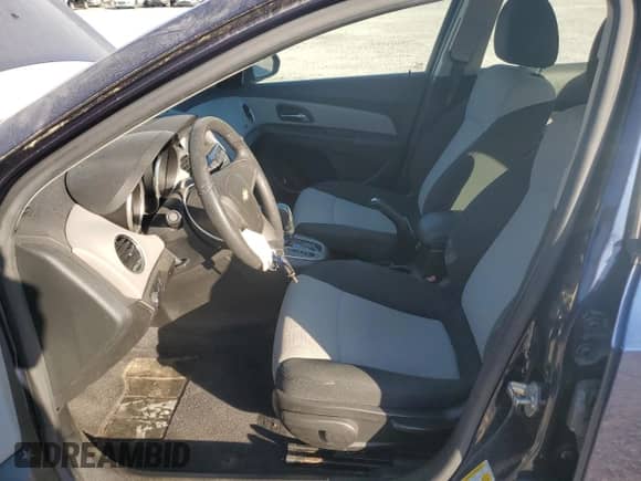 2011 Chevrolet Cruze LS с VIN 1G1PC5SH5B7192251, выставлен на аукционе Copart как лот 84893815 с пробегом 35 325 миль миль и Списание • Salvage title. История ставок и продаж доступна на DreamBid. Изображение 7.