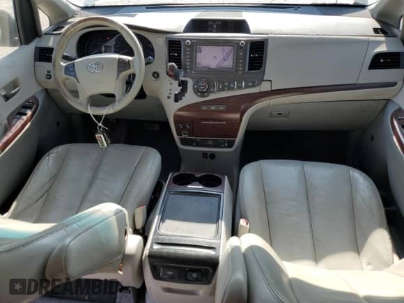 2012 Toyota Sienna XLE with VIN 5TDYK3DC9CS207913, listed as a Copart auction lot 82689705 with 188,992 mi miles and Salvage title. Bid and sale history available at DreamBid. Image 8.