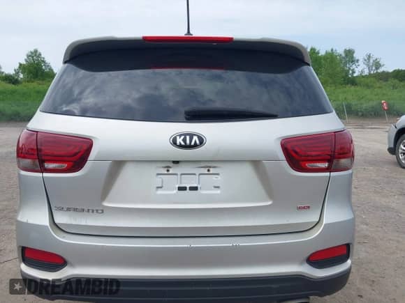 2019 Kia Sorento LX с VIN 5XYPGDA36KG559933, выставлен на аукционе IAAI как лот 42498134 с пробегом 97 141 миль миль и . История ставок и продаж доступна на DreamBid. Изображение 16.