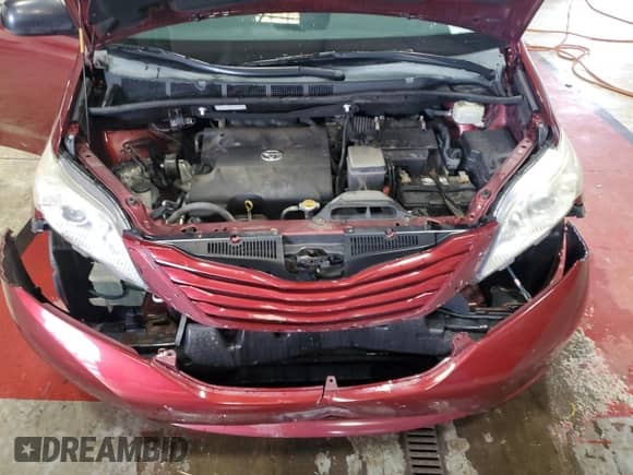 2015 Toyota Sienna LE with VIN 5TDKK3DC6FS560930, listed as a Copart auction lot 86257925 with 104,400 mi miles and Salvage title. Bid and sale history available at DreamBid. Image 12.