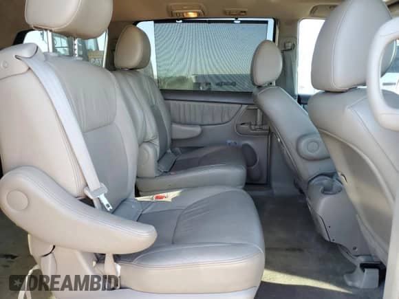 2010 Toyota Sienna XLE с VIN 5TDYK4CC1AS312935, выставлен на аукционе Copart как лот 84916835 с пробегом 147 715 миль миль и Списание • Salvage title. История ставок и продаж доступна на DreamBid. Изображение 11.