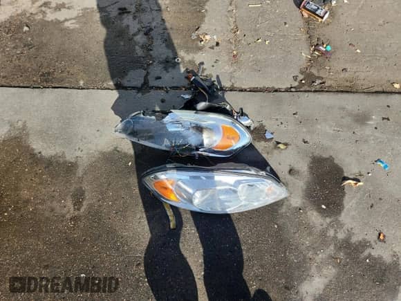 2008 Chevrolet Impala LT z VIN 2G1WC583281275696, wystawiony jako Copart lot #71961935 z przebiegiem 108 087 mil mil oraz Czysty tytuł • Clean title. Historia ofert i sprzedaży dostępna na DreamBid. Obrazek 12.