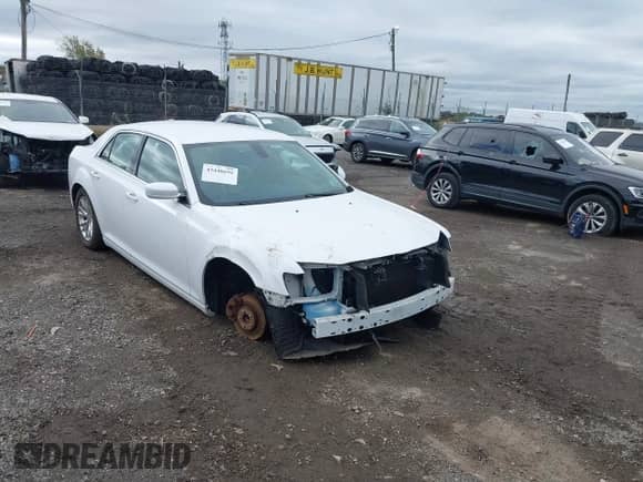 2016 Chrysler 300 Anniversary Edition с VIN 2C3CCAAGXGH358366, выставлен на аукционе IAAI как лот 43448691 с пробегом 40 349 миль миль и . История ставок и продаж доступна на DreamBid. Изображение 6.