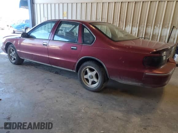 1995 Chevrolet Caprice с VIN 1G1BL52P4SR114050, выставлен на аукционе Copart как лот 84059644 с пробегом 249 808 миль миль и Списание • Salvage title. История ставок и продаж доступна на DreamBid. Изображение 2.