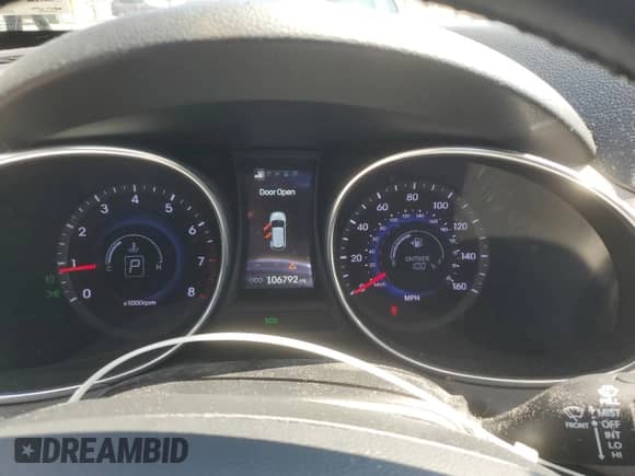2014 Hyundai Santa Fe с VIN 5XYZW3LA4EG229598, выставлен на аукционе Copart как лот 65064615 с пробегом 106 792 миль миль и Списание • Salvage title. История ставок и продаж доступна на DreamBid. Изображение 9.