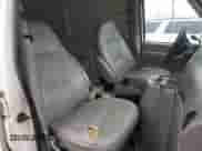 2001 Ford Econoline Cargo z VIN 1FTRE142X1HB27593, wystawiony jako Copart lot #83827154 z przebiegiem 190 761 mil mil oraz Szkoda całkowita • Salvage title. Historia ofert i sprzedaży dostępna na DreamBid. Obrazek 11.