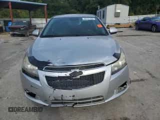 2013 Chevrolet Cruze 2LT z VIN 1G1PE5SB2D7139032, wystawiony jako Copart lot #80127355 z przebiegiem Nie podano mil oraz Szkoda całkowita • Salvage title. Historia ofert i sprzedaży dostępna na DreamBid. Obrazek 5.