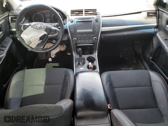 2017 Toyota Camry XLE z VIN 4T1BF1FK2HU362983, wystawiony jako Copart lot #69413905 z przebiegiem 78 982 mil mil oraz Szkoda całkowita • Salvage title. Historia ofert i sprzedaży dostępna na DreamBid. Obrazek 8.