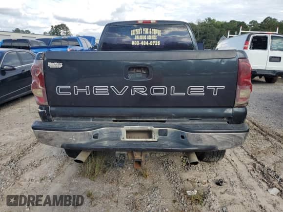 2003 Chevrolet Silverado 2500HD LS with VIN 1GCHC29U23E198146, listed as a Copart auction lot 73506314 with 232,549 mi miles and Salvage title. Bid and sale history available at DreamBid. Image 6.