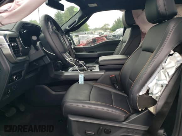 2025 Ford F-150 Lariat с VIN 1FTFW5LD5SFA45844, выставлен на аукционе Copart как лот 71048705 с пробегом 868 миль миль и Списание • Salvage title. История ставок и продаж доступна на DreamBid. Изображение 7.