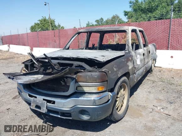 2006 GMC Sierra 1500 SL z VIN 2GTEC13V461343983, wystawiony jako IAAI lot #42374701 z przebiegiem Nie podano mil oraz . Historia ofert i sprzedaży dostępna na DreamBid. Obrazek 6.
