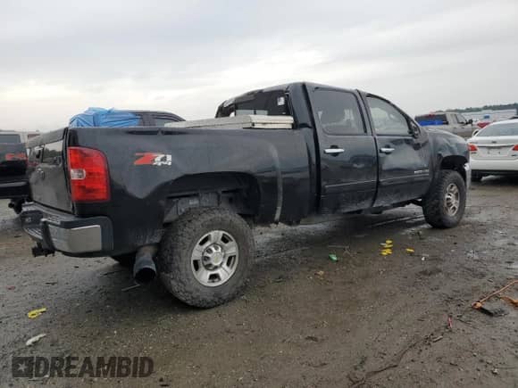 2007 Chevrolet Silverado 2500HD LTZ с VIN 1GCHK23637F512996, выставлен на аукционе Copart как лот 46465715 с пробегом 420 732 миль миль и На запчасти • Non repairable. История ставок и продаж доступна на DreamBid. Изображение 3.