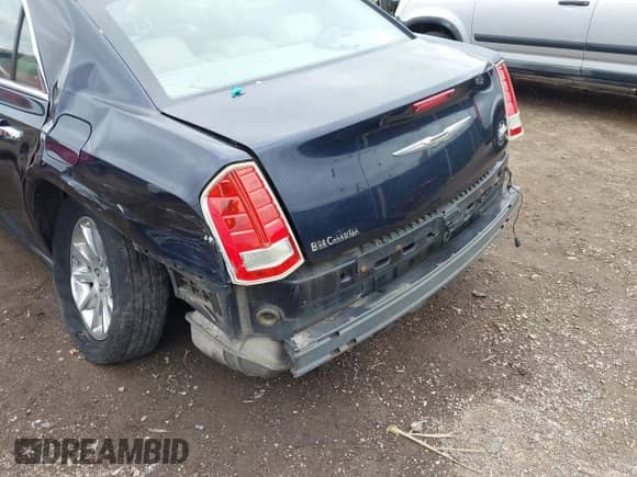 2012 Chrysler 300 Limited z VIN 2C3CCACG2CH249424, wystawiony jako IAAI lot #43494434 z przebiegiem 167 487 mil mil oraz . Historia ofert i sprzedaży dostępna na DreamBid. Obrazek 18.