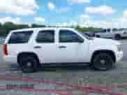 2013 Chevrolet Tahoe Commercial z VIN 1GNLC2E05DR327981, wystawiony jako IAAI lot #42835627 z przebiegiem 164 099 mil mil oraz . Historia ofert i sprzedaży dostępna na DreamBid. Obrazek 13.