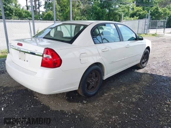 2007 Chevrolet Malibu с VIN 1G1ZT57F17F132111, выставлен на аукционе IAAI как лот 42474426 с пробегом 165 686 миль миль и . История ставок и продаж доступна на DreamBid. Изображение 4.