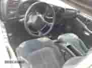 2001 Chevrolet Blazer LT z VIN 1GNDT13W91K209409, wystawiony jako Copart lot #64083034 z przebiegiem 218 833 mil mil oraz Szkoda całkowita • Salvage title. Historia ofert i sprzedaży dostępna na DreamBid. Obrazek 8.