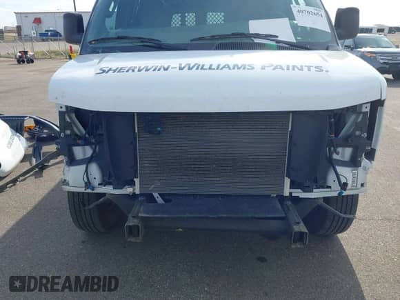 2023 Chevrolet Express Cargo z VIN 1GCWGBFP6P1242592, wystawiony jako IAAI lot #40702654 z przebiegiem 19 163 mil mil oraz . Historia ofert i sprzedaży dostępna na DreamBid. Obrazek 18.