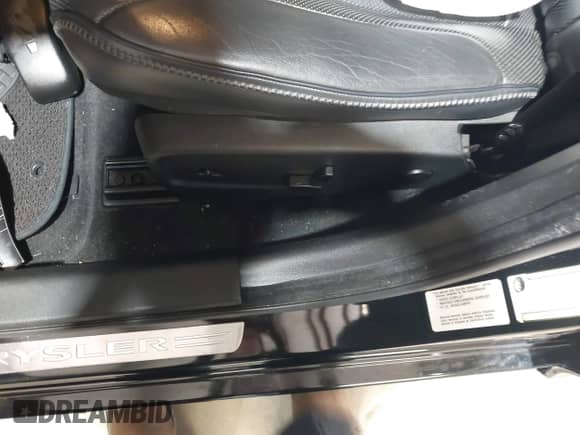 2013 Chrysler 300 C John Varvatos Limited Edition with VIN 2C3CCADG3DH709643, listed as a IAAI auction lot 42601096 with 127,514 mi miles and . Bid and sale history available at DreamBid. Image 9.