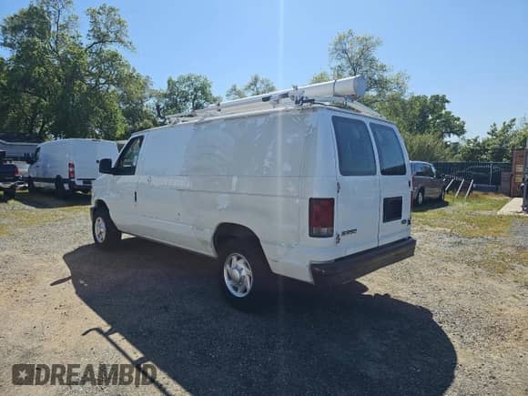 2010 Ford Econoline Cargo Commercial with VIN 1FTNE2EL4ADA10062, listed as a Copart auction lot 52039955 with 61,795 mi miles and Clean title. Bid and sale history available at DreamBid. Image 3.