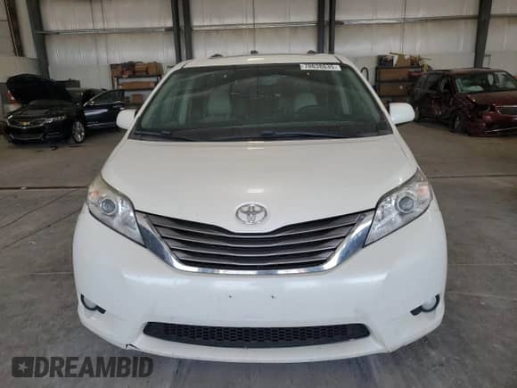 2016 Toyota Sienna XLE with VIN 5TDYK3DC7GS727145, listed as a Copart auction lot 70638835 with 248,434 mi miles and Salvage title. Bid and sale history available at DreamBid. Image 5.