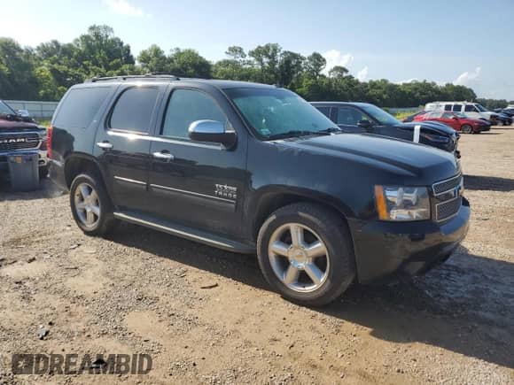 2013 Chevrolet Tahoe LT с VIN 1GNSCBE03DR112045, выставлен на аукционе Copart как лот 61497385 с пробегом 172 923 миль миль и Списание • Salvage title. История ставок и продаж доступна на DreamBid. Изображение 4.