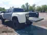 2019 Toyota Tacoma SR5 с VIN 3TMAZ5CN3KM104450, выставлен на аукционе IAAI как лот 43054667 с пробегом 124 554 миль миль и . История ставок и продаж доступна на DreamBid. Изображение 3.