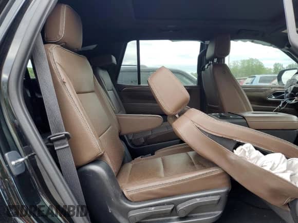 2023 Chevrolet Tahoe High Country с VIN 1GNSKTKL0PR322033, выставлен на аукционе Copart как лот 55501225 с пробегом Не указан миль и Списание • Salvage title. История ставок и продаж доступна на DreamBid. Изображение 11.