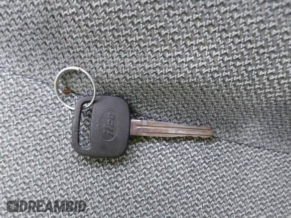 1994 Toyota Camry LE z VIN JT2SK12E2R0207688, wystawiony jako IAAI lot #41323827 z przebiegiem 162 680 mil mil oraz . Historia ofert i sprzedaży dostępna na DreamBid. Obrazek 11.