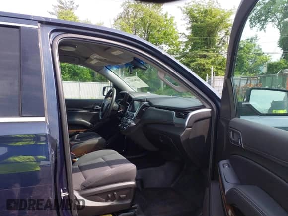 2019 Chevrolet Tahoe Commercial z VIN 1GNLCDEC1KR218436, wystawiony jako IAAI lot #42286365 z przebiegiem 119 981 mil mil oraz . Historia ofert i sprzedaży dostępna na DreamBid. Obrazek 5.