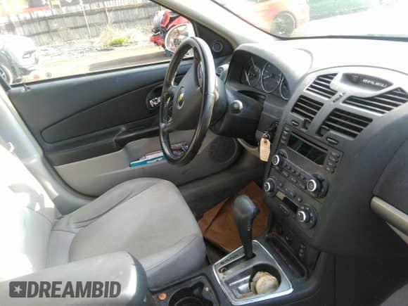 2006 Chevrolet Malibu Maxx LTZ z VIN 1G1ZU63856F125736, wystawiony jako IAAI lot #42179131 z przebiegiem 115 989 mil mil oraz . Historia ofert i sprzedaży dostępna na DreamBid. Obrazek 5.