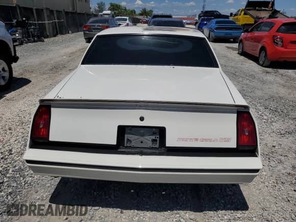 1986 Chevrolet Monte Carlo Sport с VIN 1G1GZ37G0GR211951, выставлен на аукционе Copart как лот 55898124 с пробегом Не указан миль и Списание • Salvage title. История ставок и продаж доступна на DreamBid. Изображение 6.
