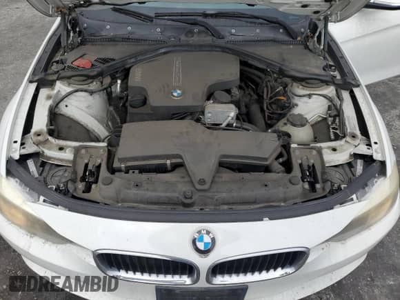 2012 BMW 3 Series 328i с VIN WBA3A5G55CNP18091, выставлен на аукционе Copart как лот 84557665 с пробегом 84 483 миль миль и Списание • Salvage title. История ставок и продаж доступна на DreamBid. Изображение 11.