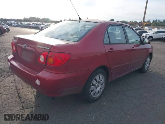 2003 Toyota Corolla LE z VIN 1NXBR32E03Z164074, wystawiony jako IAAI lot #43528734 z przebiegiem 242 551 mil mil oraz . Historia ofert i sprzedaży dostępna na DreamBid. Obrazek 4.