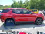 2025 Chevrolet Equinox AWD ACTIV z VIN 3GNAXSEG8SL252559, wystawiony jako IAAI lot #42810528 z przebiegiem 1 896 mil mil oraz . Historia ofert i sprzedaży dostępna na DreamBid. Obrazek 14.