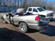 1998 Chevrolet S-10 LS с VIN 1GCCS1447WK244817, выставлен на аукционе IAAI как лот 41810976 с пробегом Не указан миль и . История ставок и продаж доступна на DreamBid. Изображение 3.