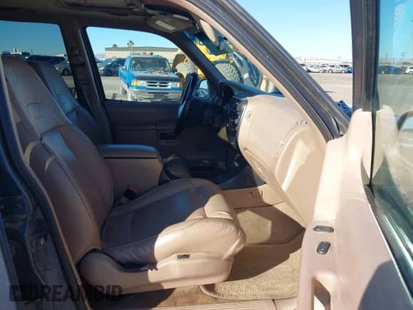 1998 Ford Explorer XL с VIN 1FMZU34E1WZB35930, выставлен на аукционе IAAI как лот 43508979 с пробегом 200 597 миль миль и . История ставок и продаж доступна на DreamBid. Изображение 5.