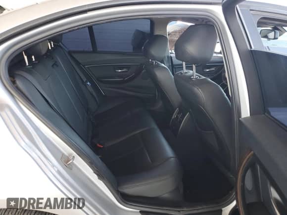 2015 BMW 3 Series 328i с VIN WBA3A5G5XFNS90796, выставлен на аукционе Copart как лот 70731265 с пробегом 115 132 миль миль и Списание • Salvage title. История ставок и продаж доступна на DreamBid. Изображение 10.